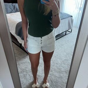 Meet your Posher, Darcy